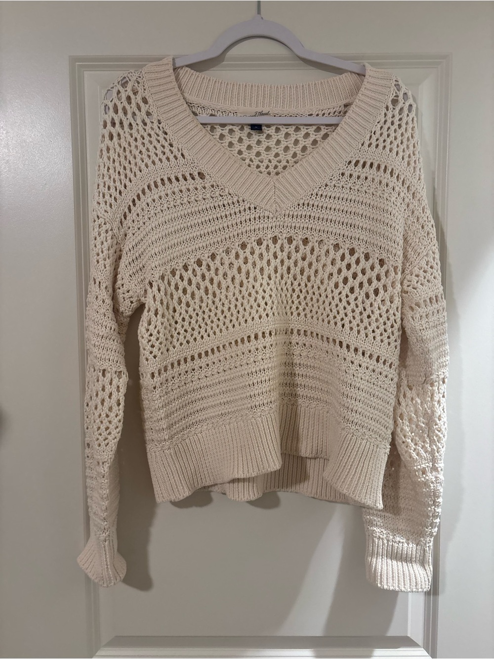 Universal Thread Cream Open-Weave V-Neck Sweater